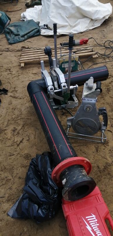 Maquinaria de perforación en obra de gas natural, Punta Esmeralda