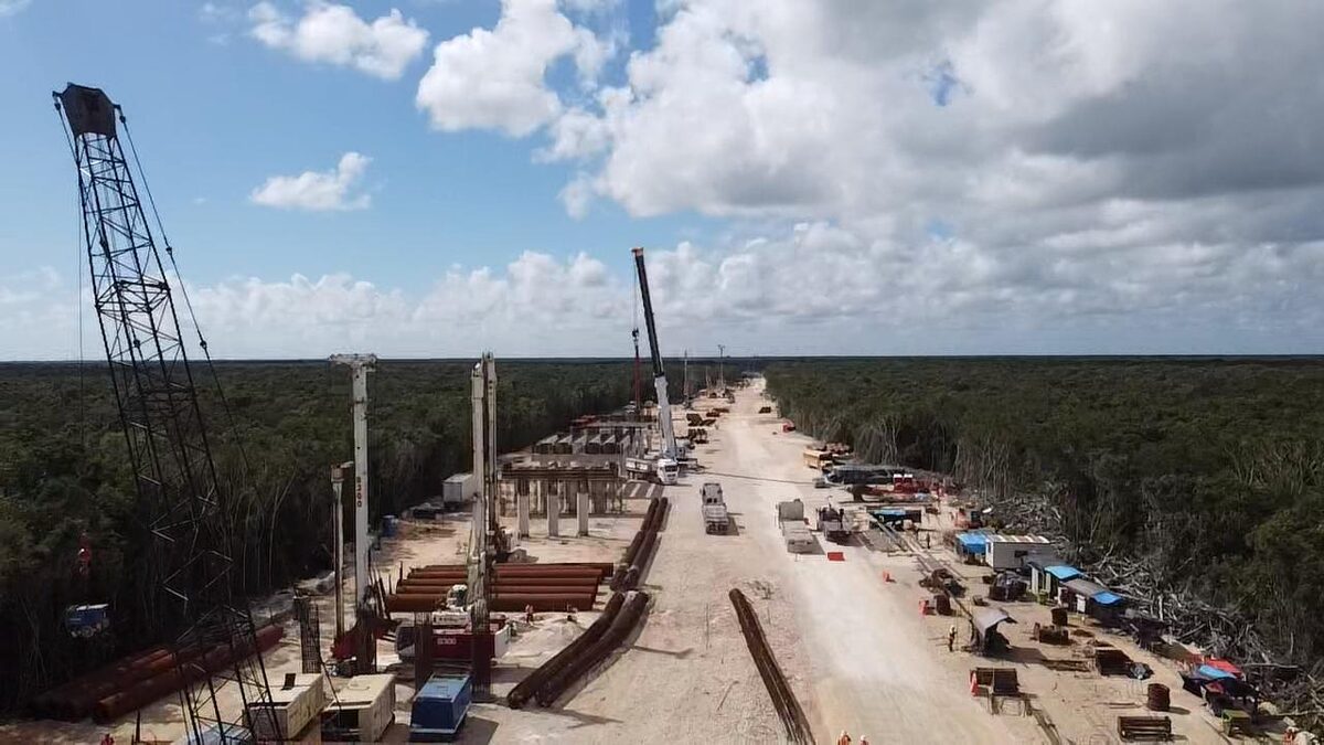 Obra del viaducto del Tren Maya: perforación de pilas de cimentación